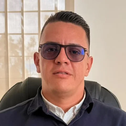 Camilo Acero, Gerente Comercial